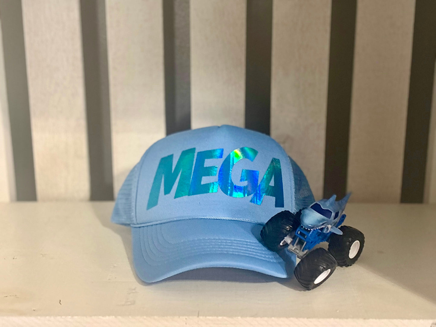 "MEGA" without Hat Chain